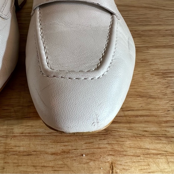 🌺HOST PICKx2🌺 DKNY Creamy White Loafers - Size 6 - Picture 11 of 12